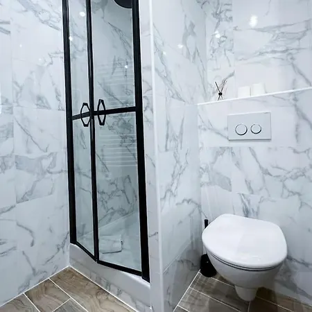 Magnifique Studio Avec Loggia, Parking, Proche De La Mer * Антіб